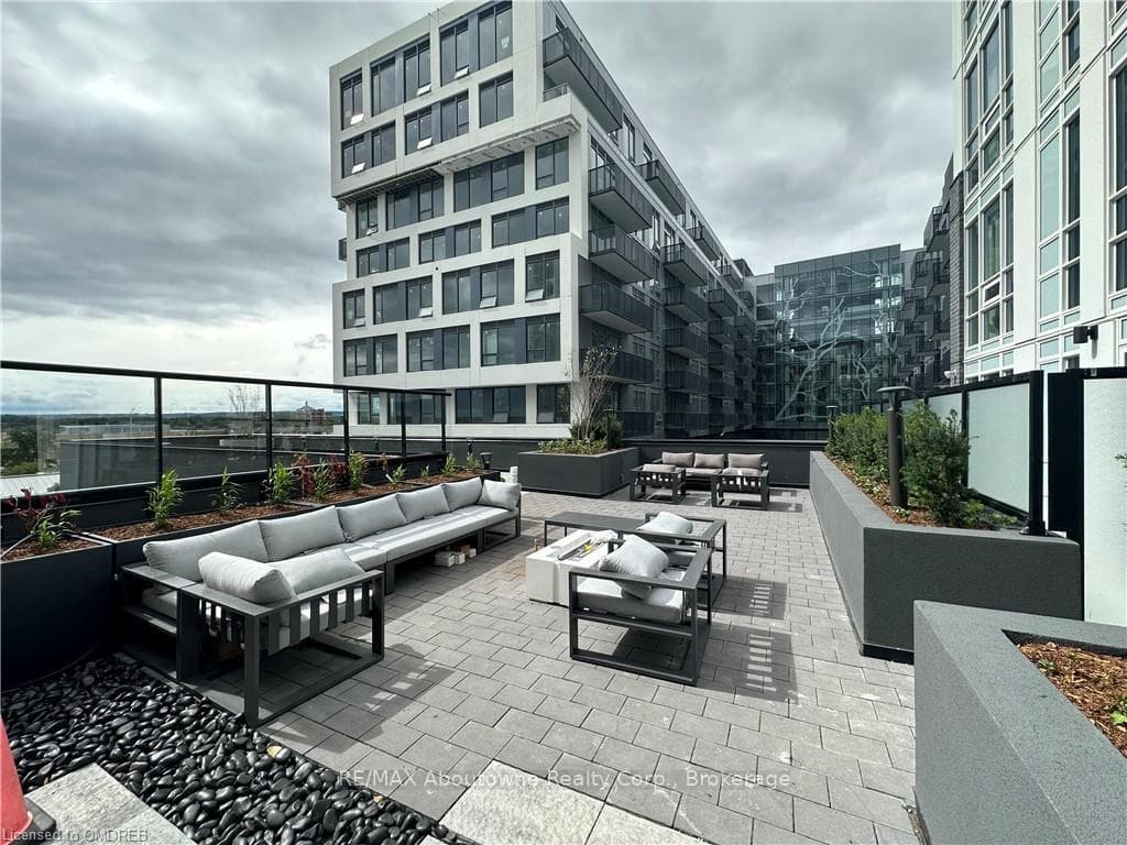 3005 PINE GLEN Road Unit 807, Oakville