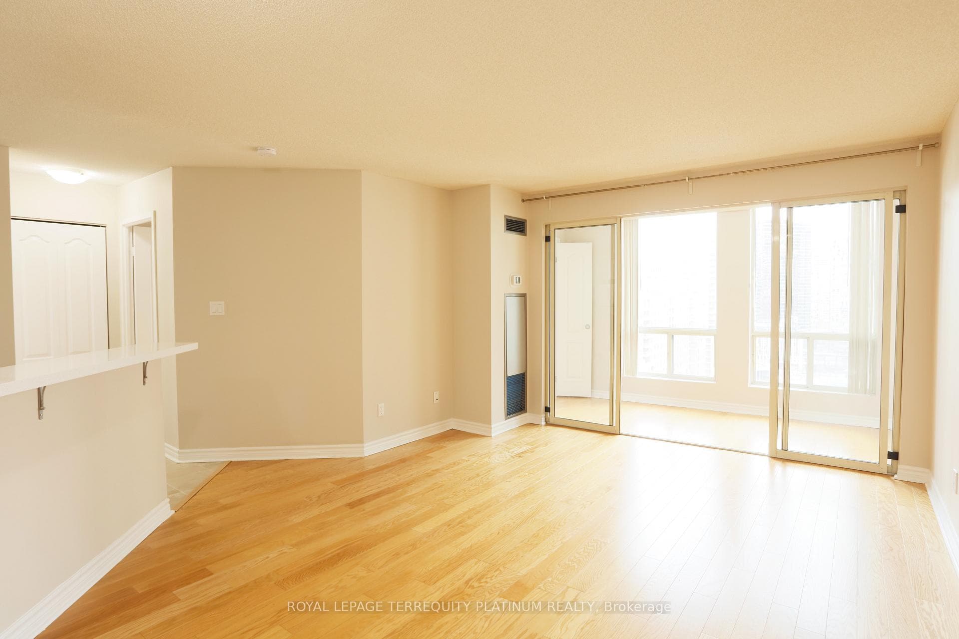 25 Grenville Street Unit 1801, Toronto C01