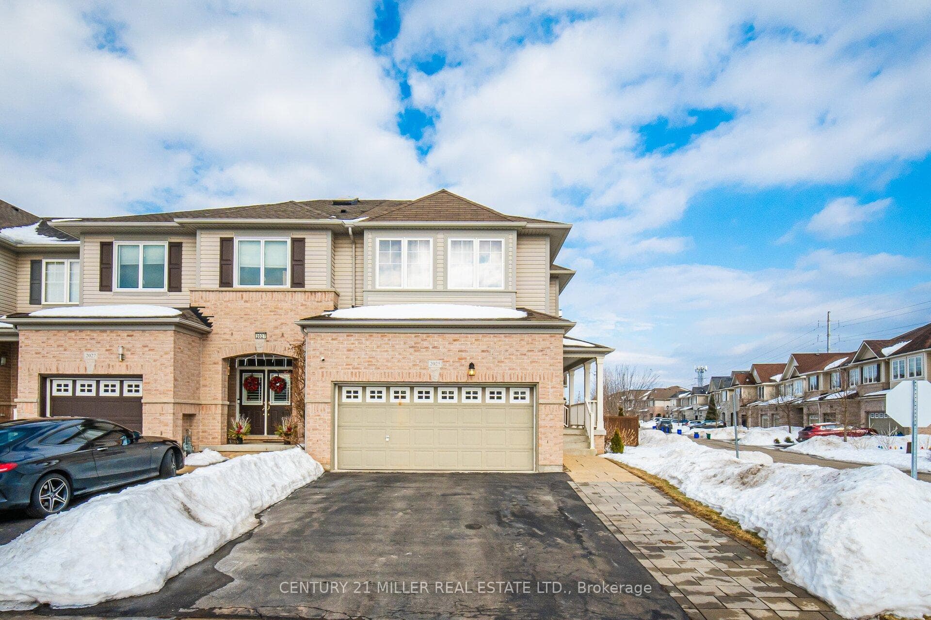 2025 Trawden Way, Oakville