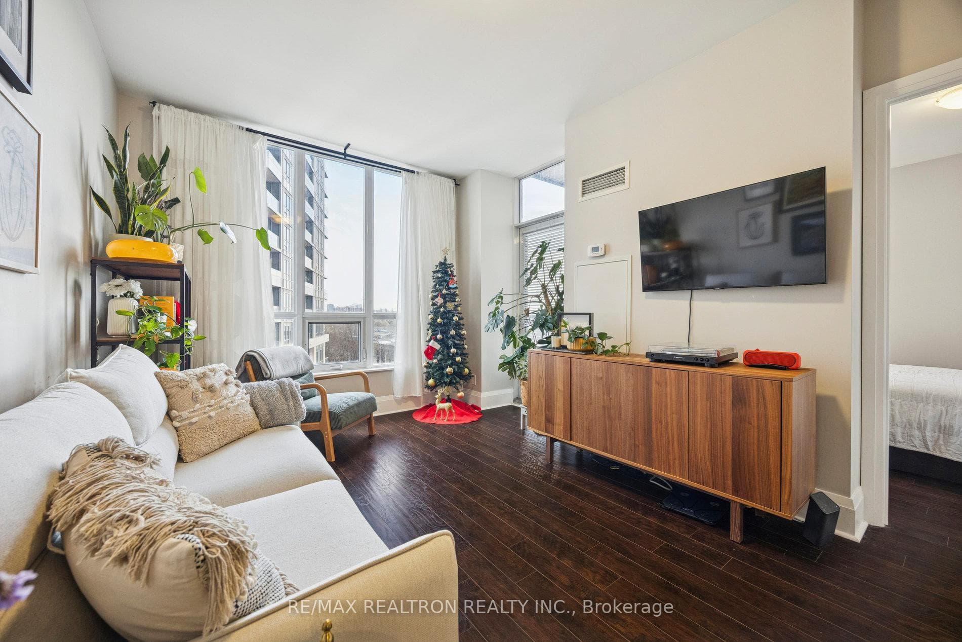 100 Harrison Garden Boulevard Unit 323, Willowdale / Newtonbrook, ON M2N 0C2 - Photo 1