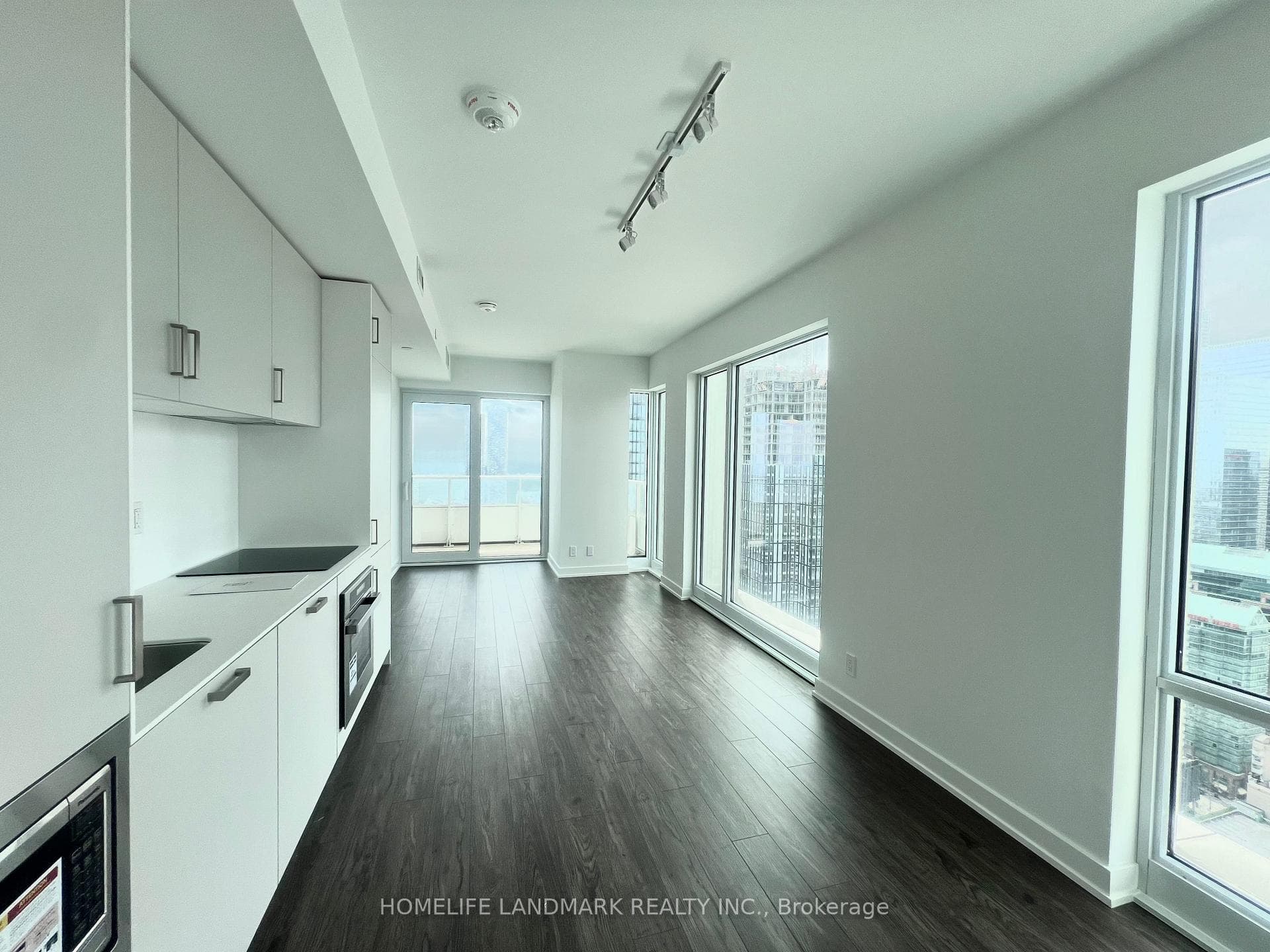 88 Queen Street Unit 4610, Regent Park / Cabbagetown / St. James Town, ON M5C 0B6 - Photo 1