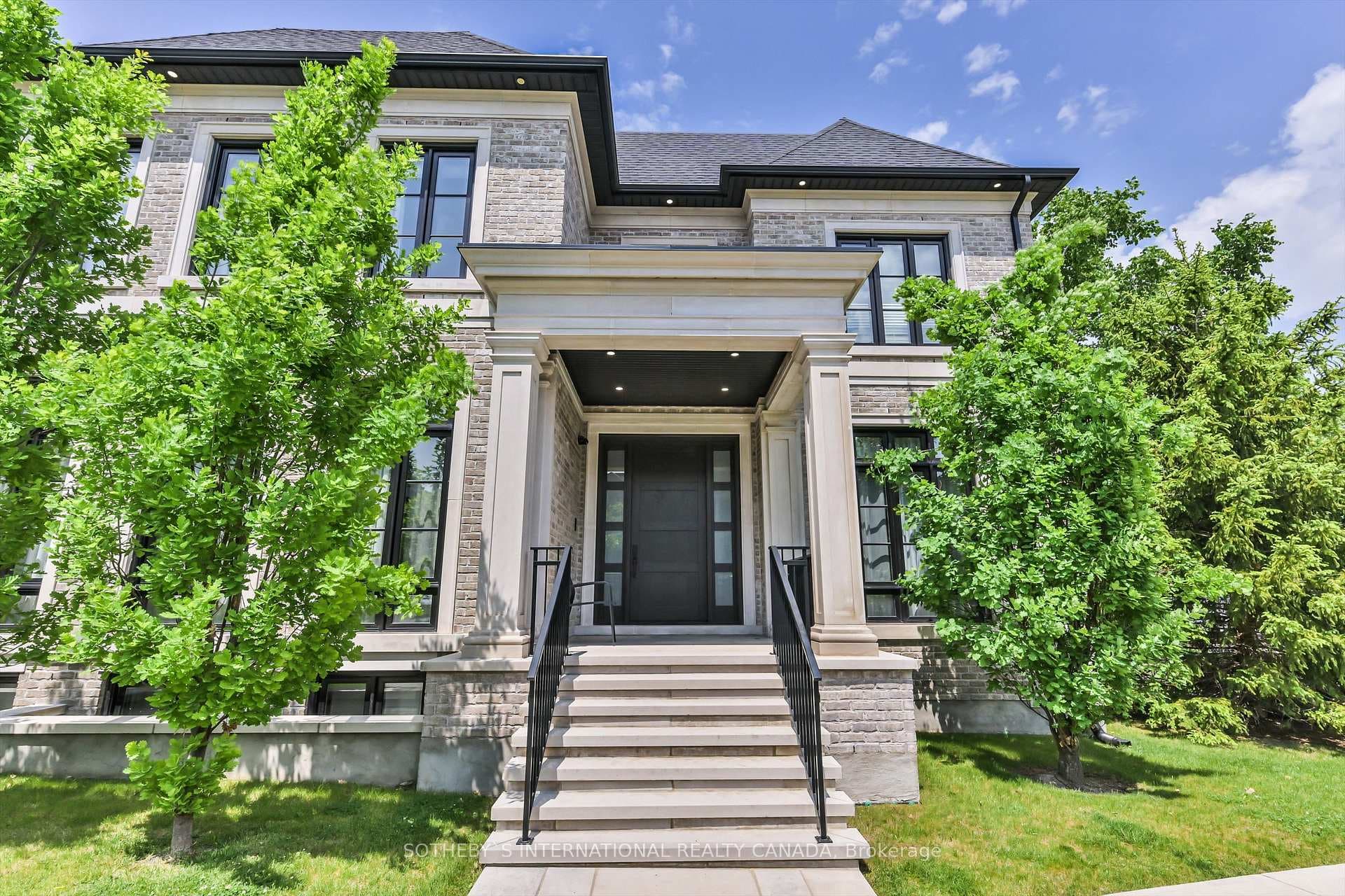 282 Upper Highland Crescent, Bridle Path / York Mills / Hoggs Hollow, ON M2P 1V5 - Photo 1