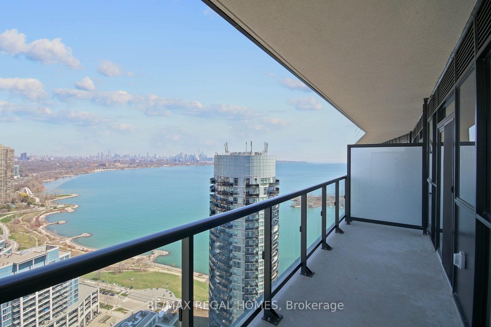 38 Annie Craig Drive Unit 3512, Toronto W06