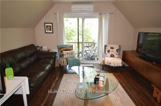 141 Admiral Road Unit 301, Toronto C02