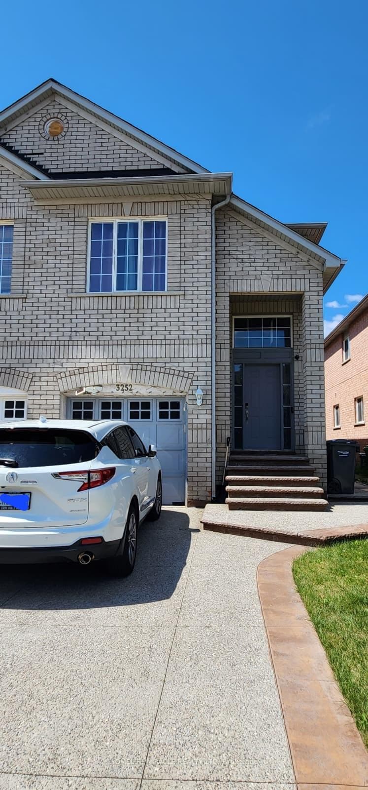3252 Equestrian Crescent, Mississauga, ON L5M 6S9 - Photo 1