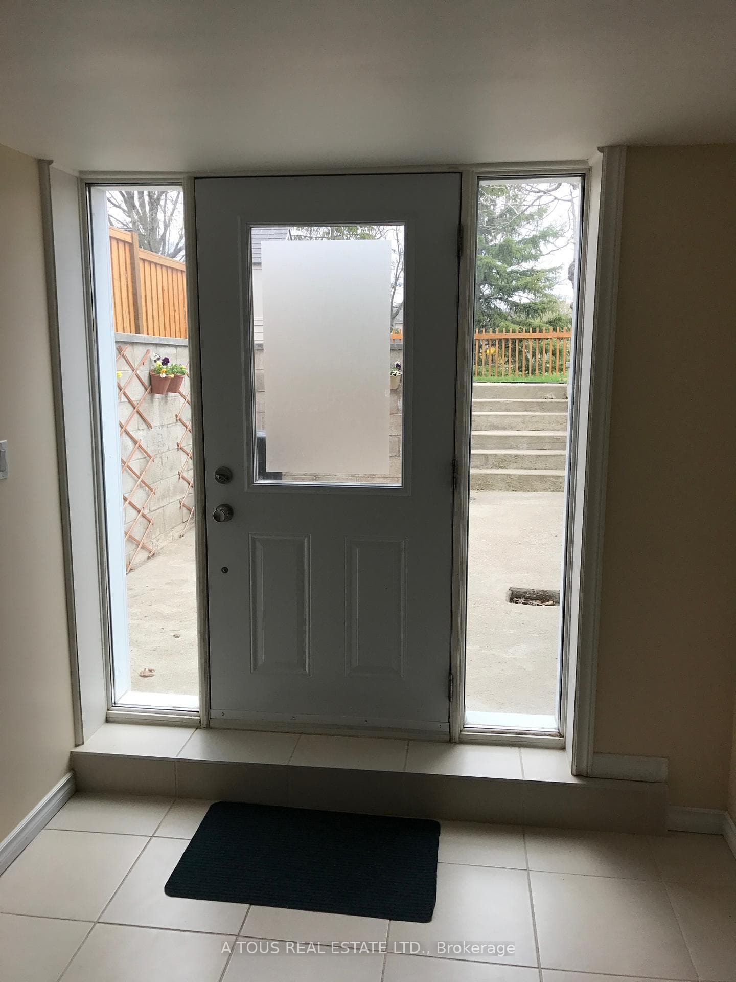 354 ceremonial Drive, Mississauga, ON L5R 2E4 - Photo 1