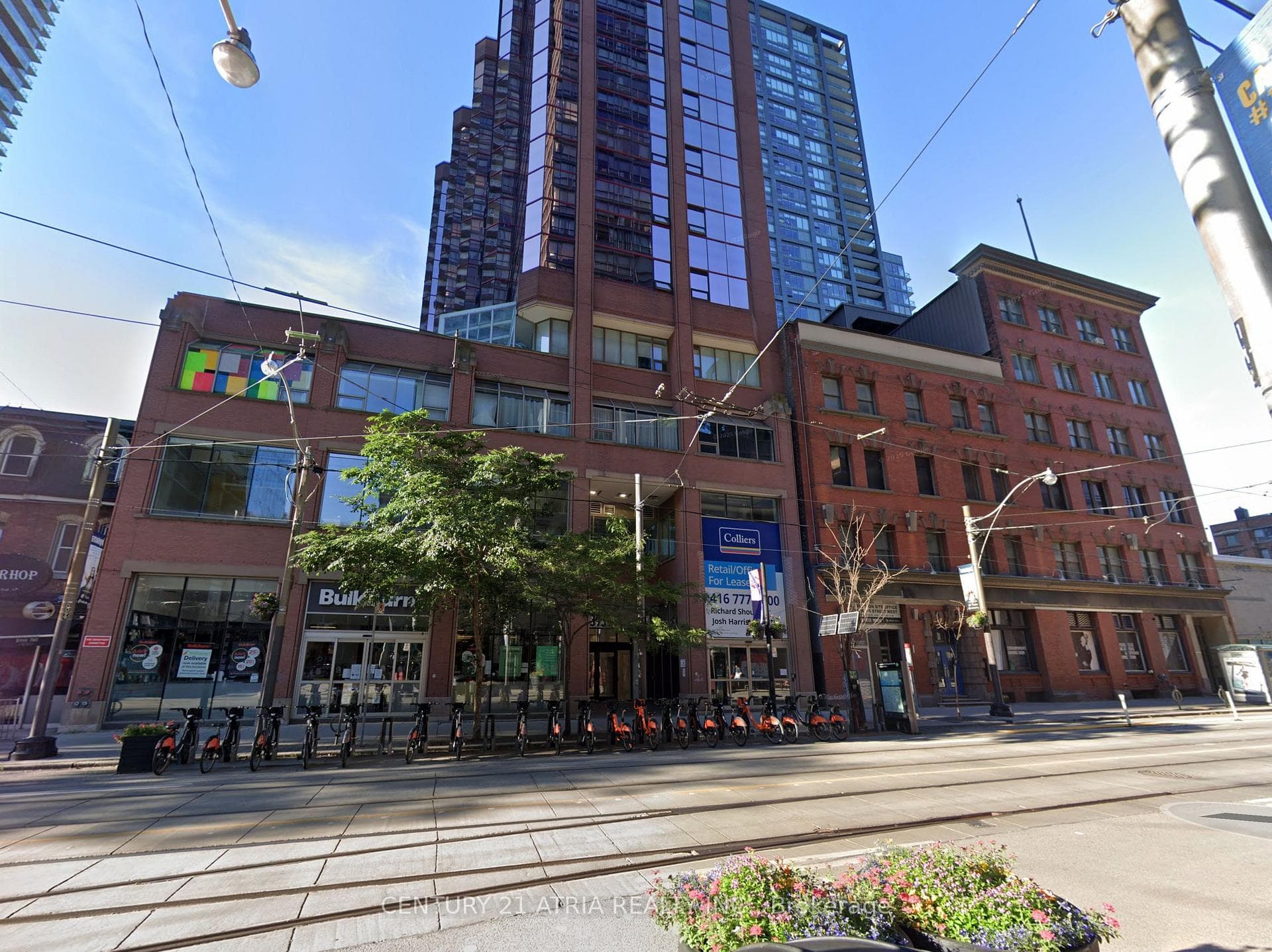 393 King Street Unit Parking, Downtown Toronto / Waterfront, ON M5V 3G8 - Photo 1
