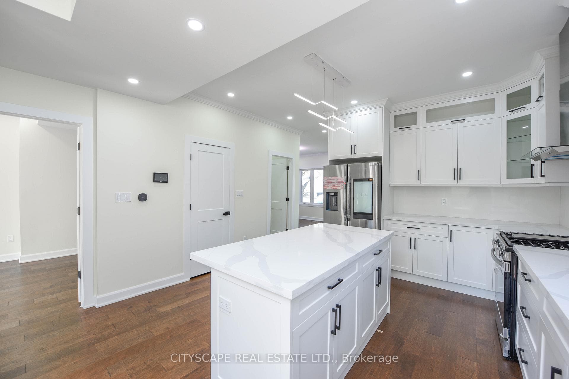 3134 Merrit Avenue, Mississauga, ON L4T 1P3 - Photo 1