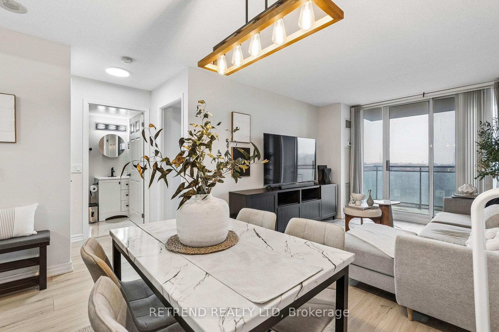 310 Red Maple Road Unit 602, Richmond Hill, ON L4C 0T7 - Photo 1