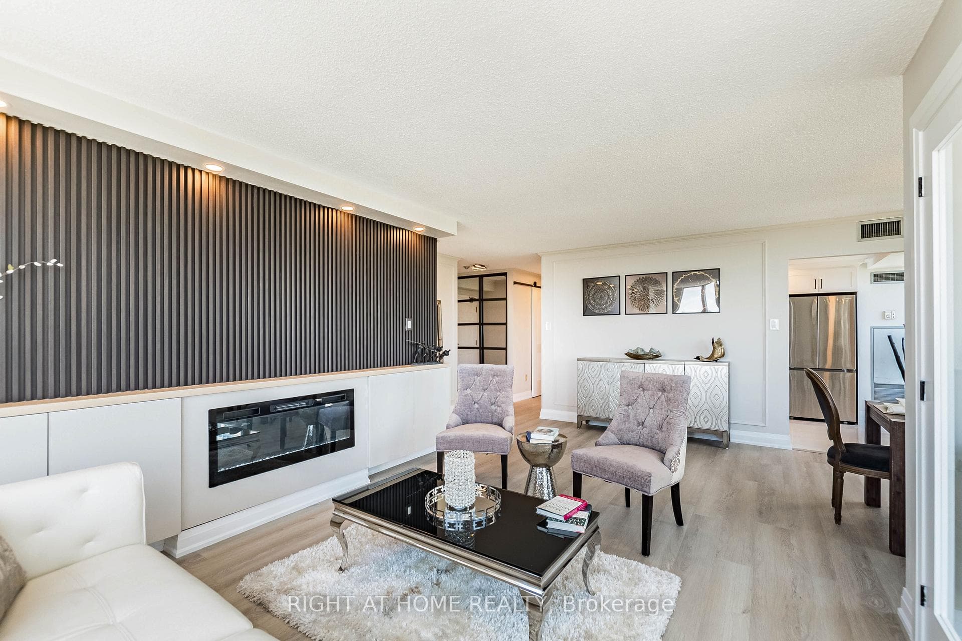 250 Webb Drive Unit 704, Mississauga, ON L5B 3Z4 - Photo 1