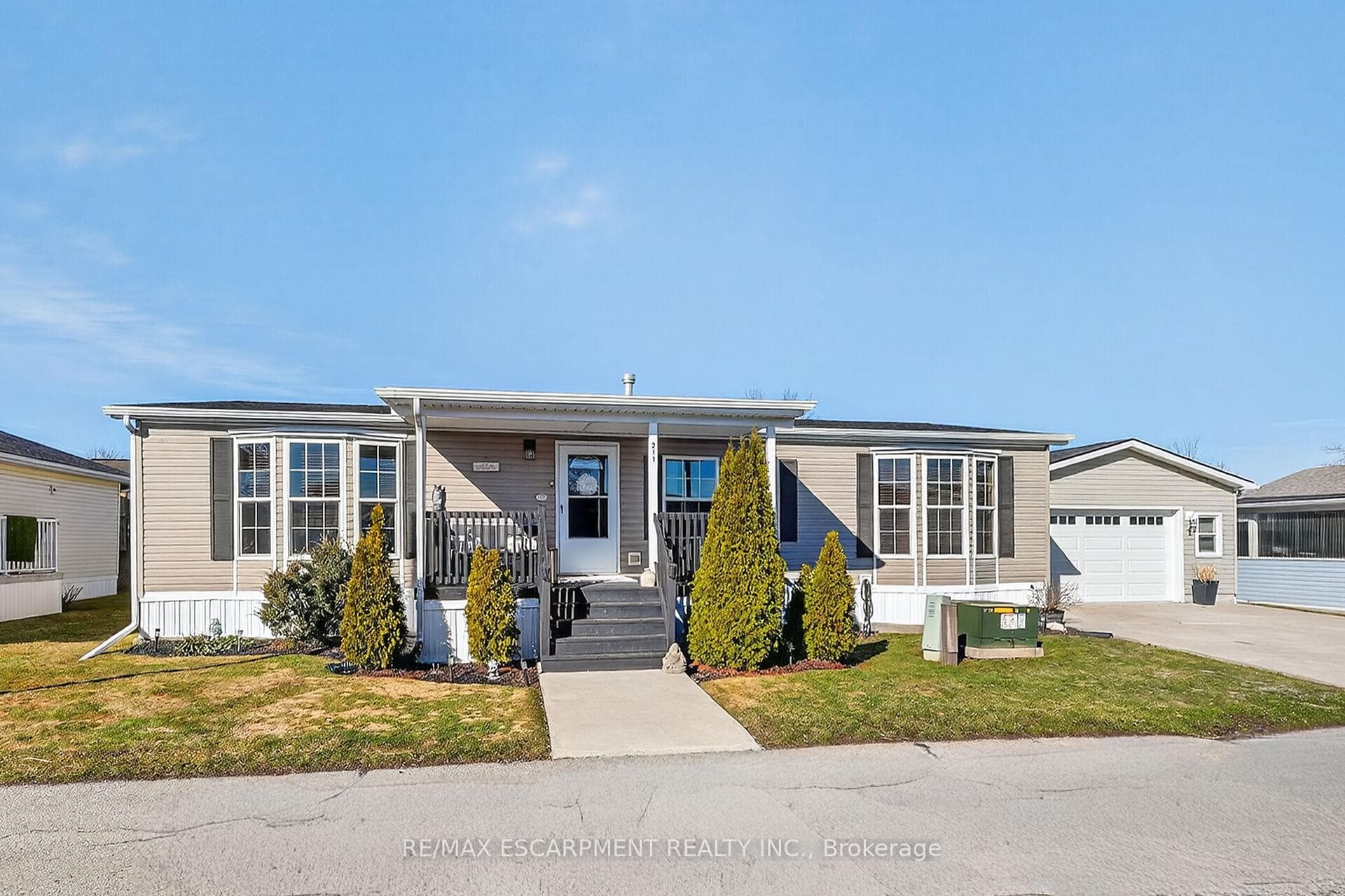 3033 Townline Road Unit 211, Fort Erie, ON L0S 1S1 - Photo 1