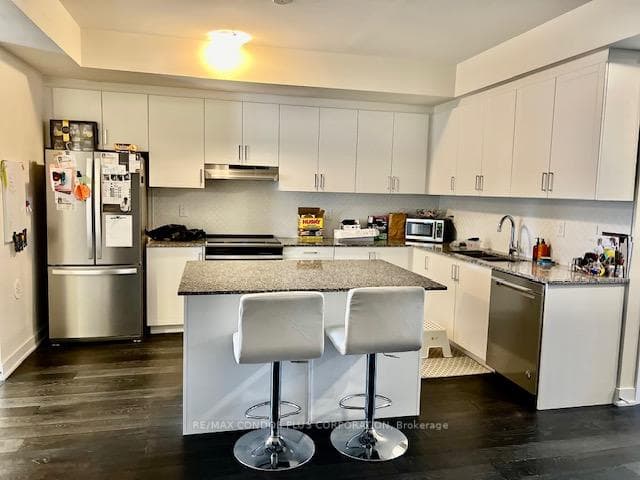 Kitchen with Island