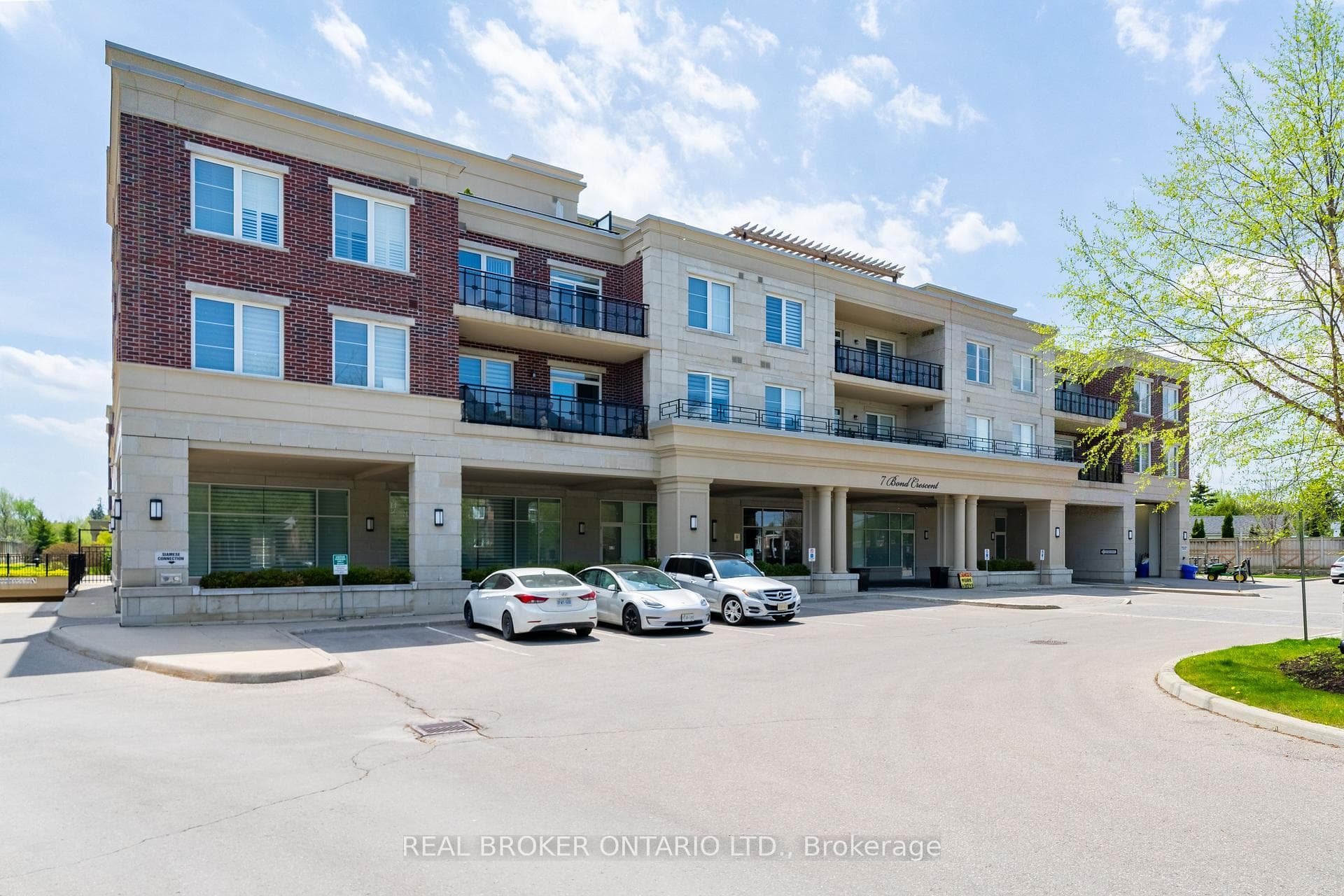 7 Bond Crescent Unit 205, Richmond Hill