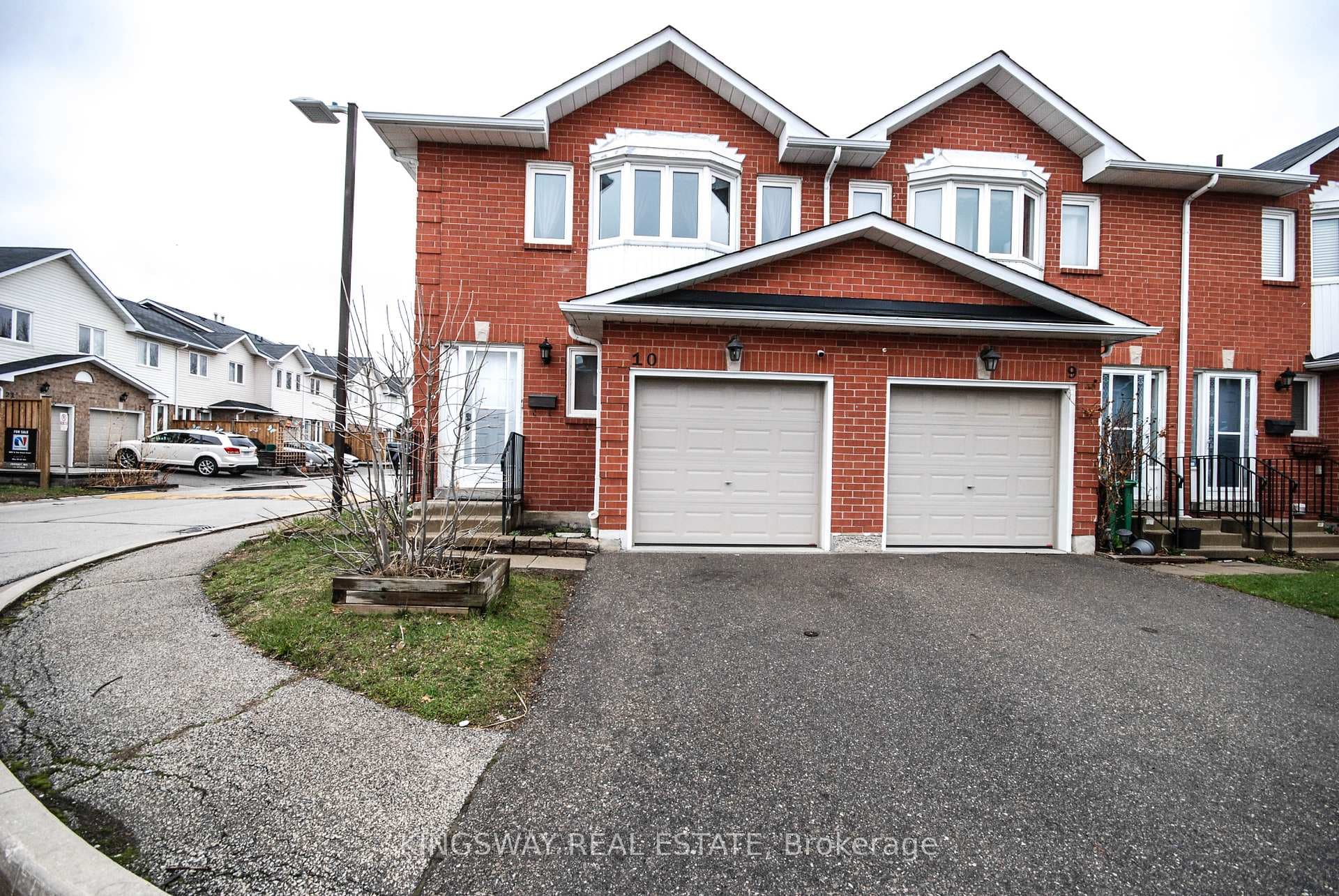 1485 Torrington Drive Unit 10, Mississauga, ON L5V 1Y3 - Photo 1