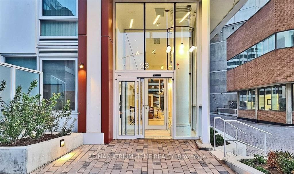 33 Helendale Avenue Unit 1906, Forest Hill / Deer Park, ON M4R 0A4 - Photo 1