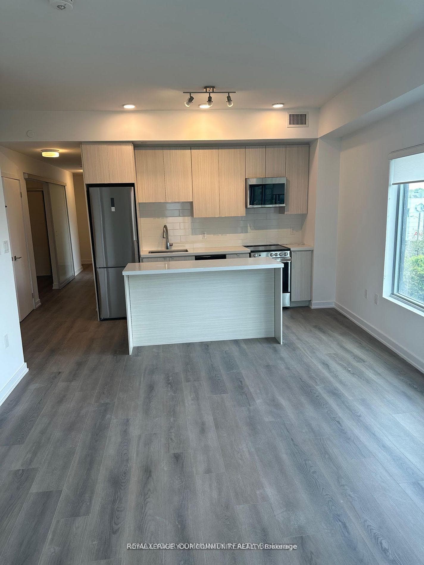2433 Dufferin Street Unit 313, York / Weston, ON M6E 0B4 - Photo 1