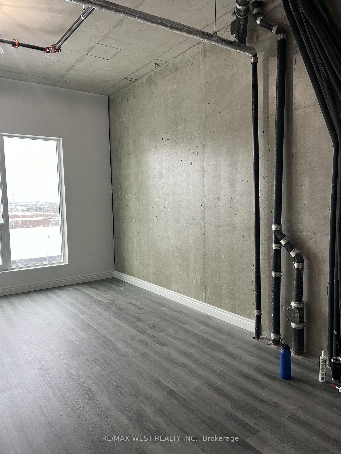 600 Dixon Road Unit 423, Etobicoke (West Mall / Rexdale), ON M9W 1J1 - Photo 1