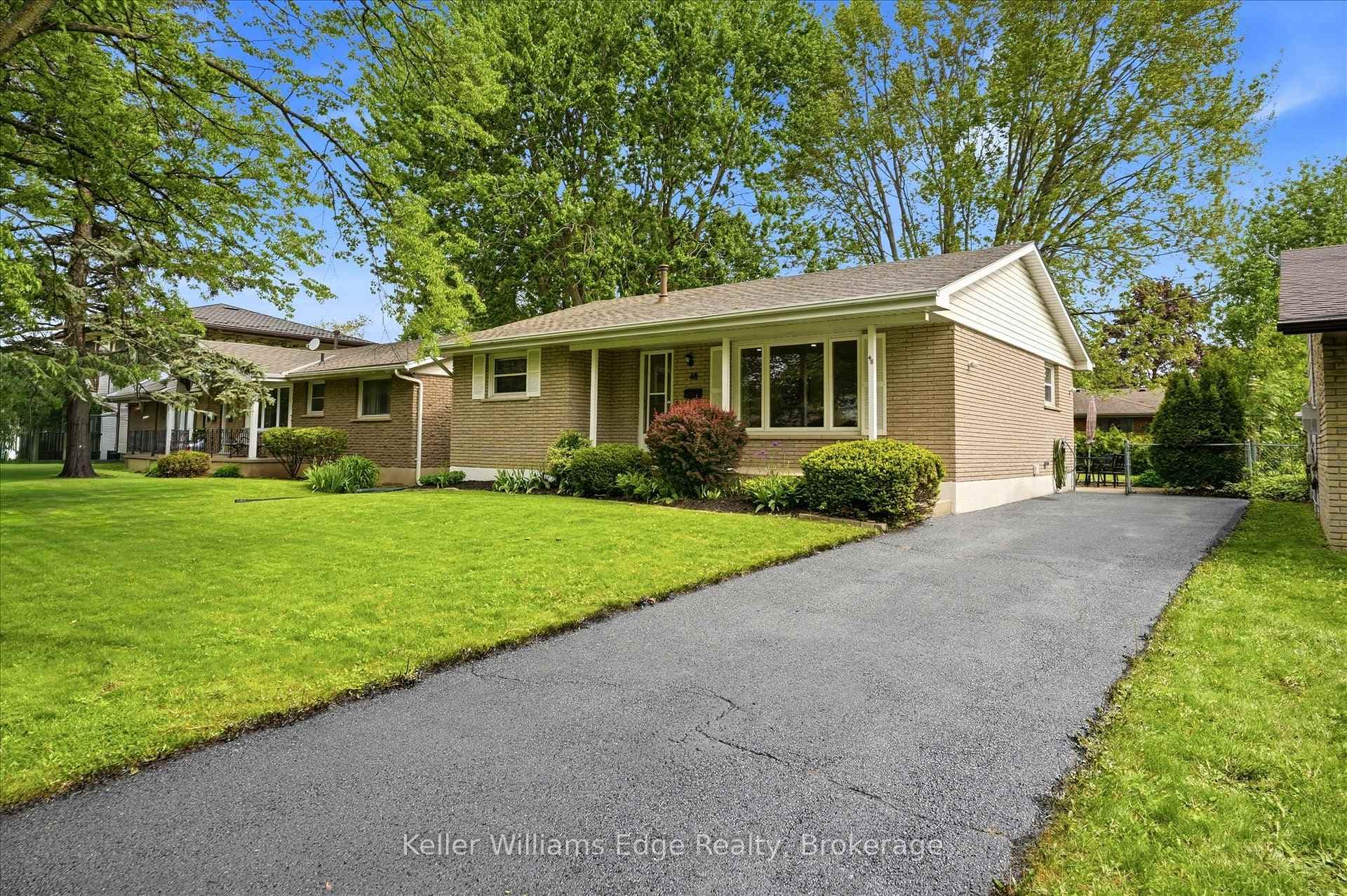 48 Winding Way, Brantford