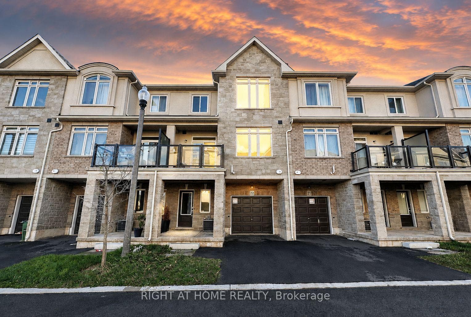 40 Zinfandel Drive Unit 22, Hamilton, ON L8E 0L1 - Photo 1