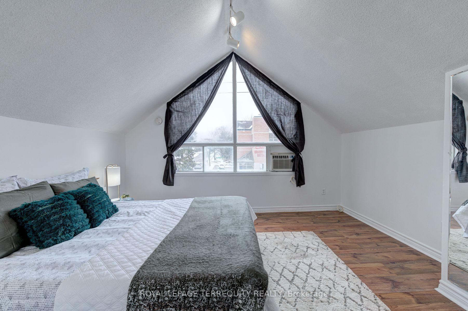 135 Sheppard Avenue Unit Unit 2, Thornhill / Willowdale, ON M2N 1M7 - Photo 1