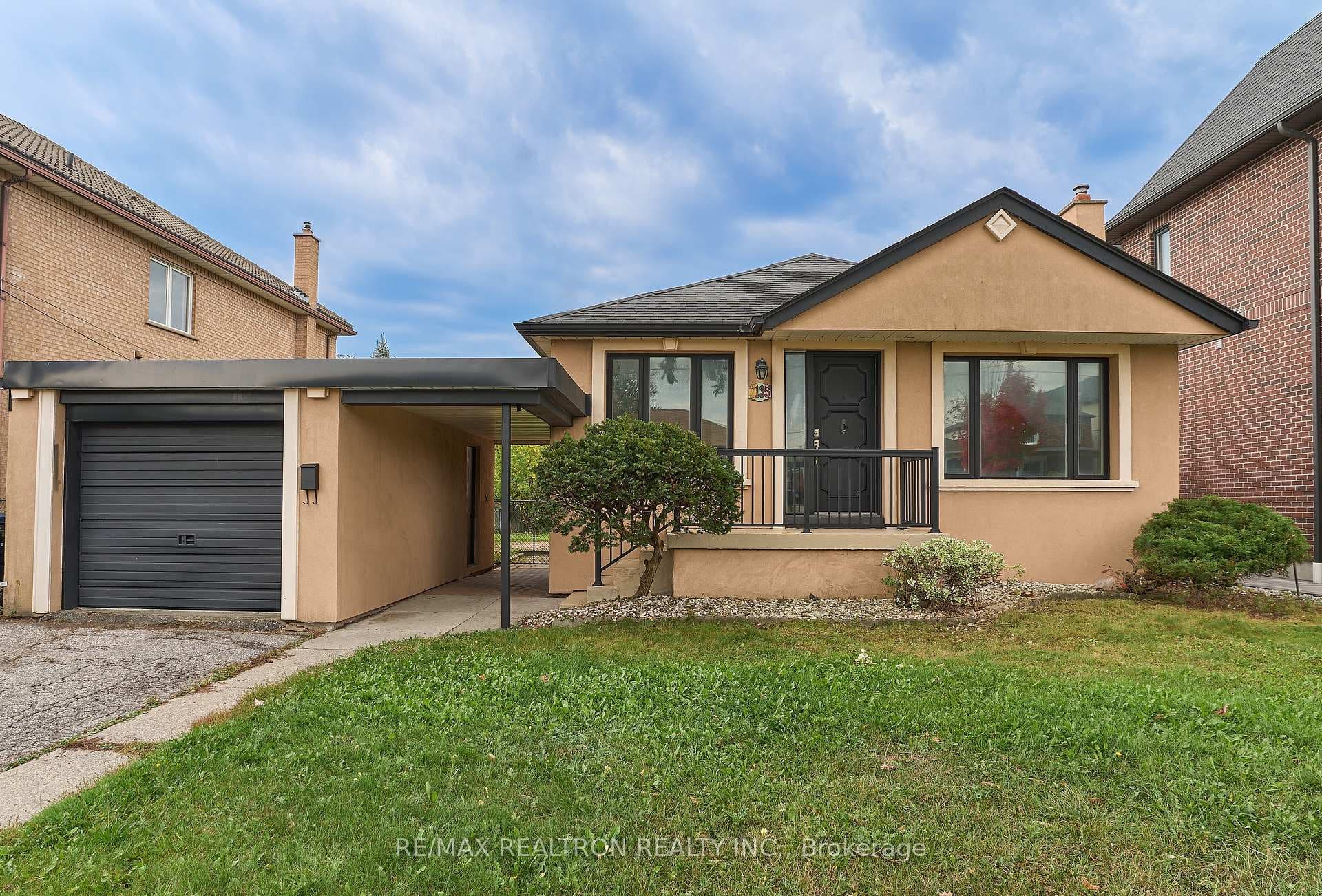 135 Regina Avenue, Lawrence Park / Bedford Park, ON M6A 1R8 - Photo 1