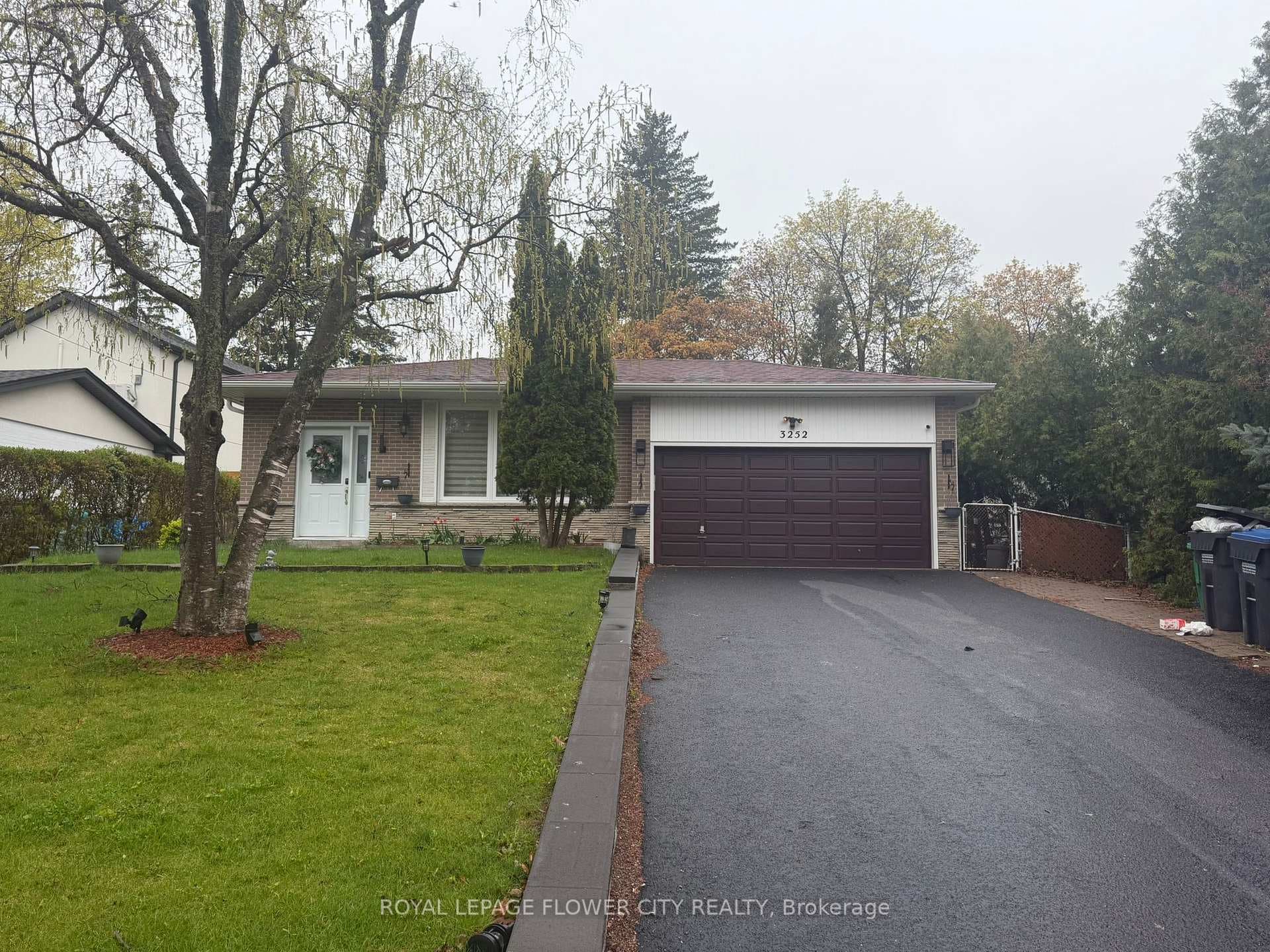 3252 Flanagan Crescent, Mississauga, ON L5C 2M5 - Photo 1