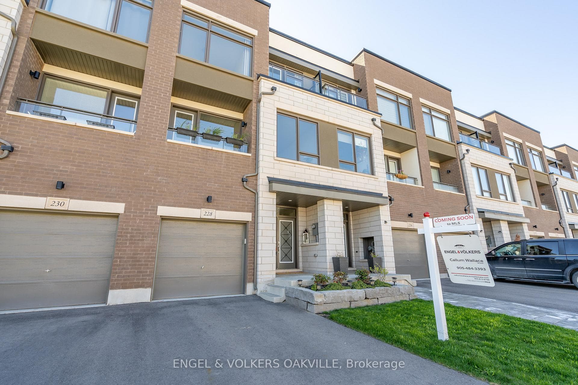 228 Wheat Boom Drive, Oakville, ON L6H 0P4 - Photo 1