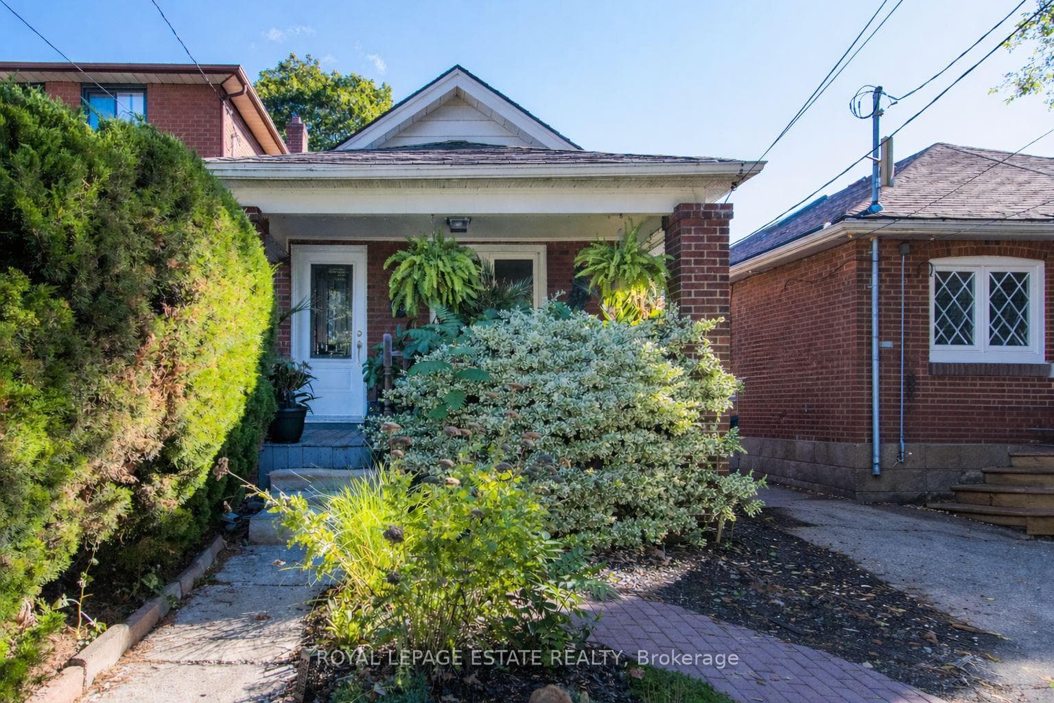 65 Queensbury Avenue