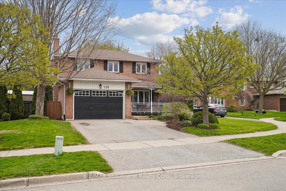 149 Ward Court, Oakville