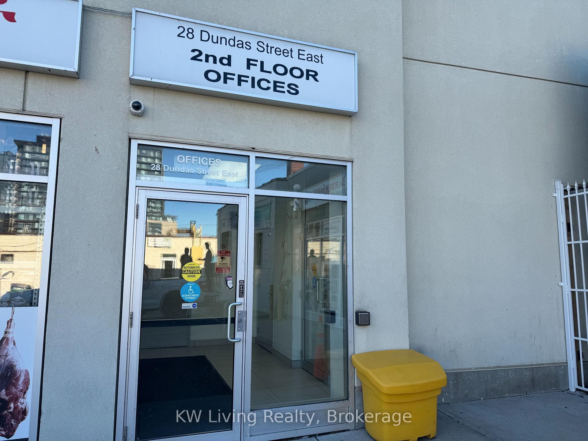 28 Dundas Street Unit 204, Mississauga, ON L5A 1W2 - Photo 1