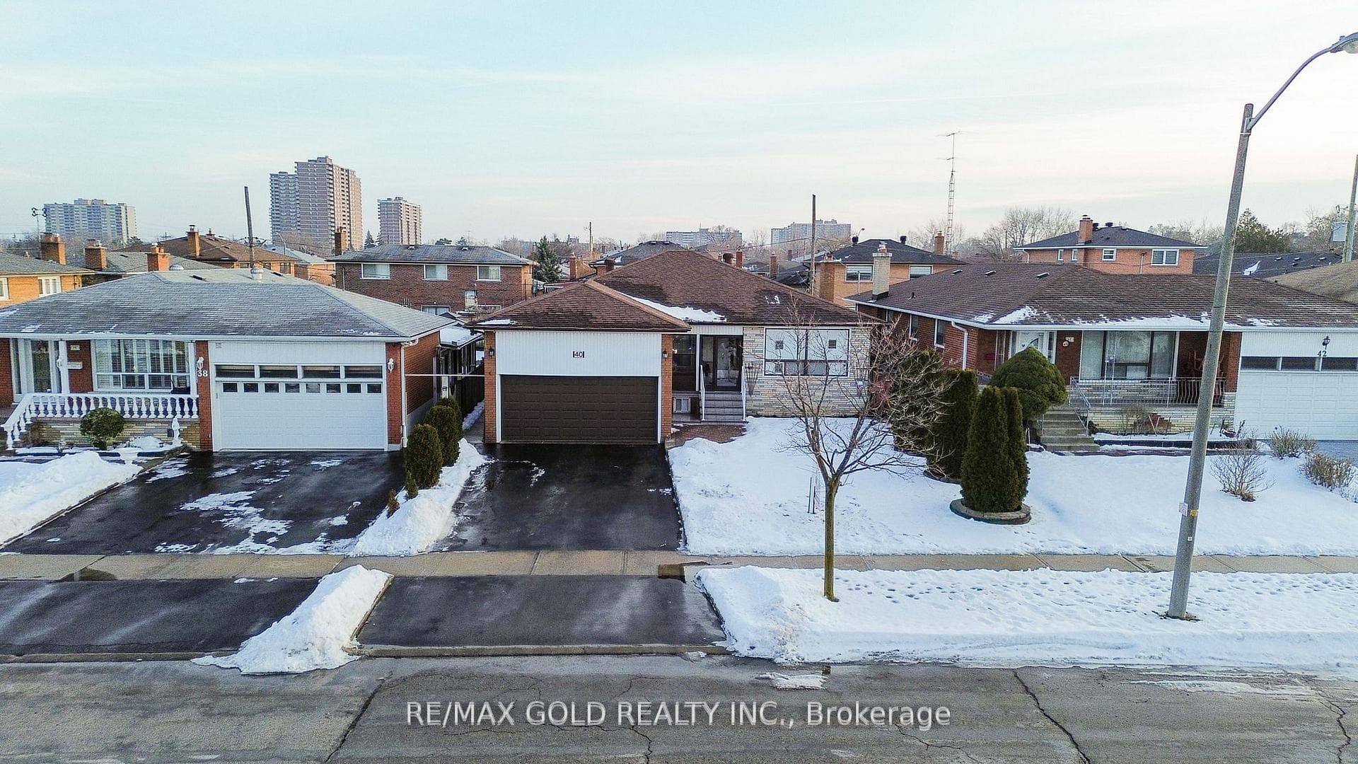 40 Maryhill Drive, Etobicoke (West Mall / Rexdale), ON M9V 3C2 - Photo 1