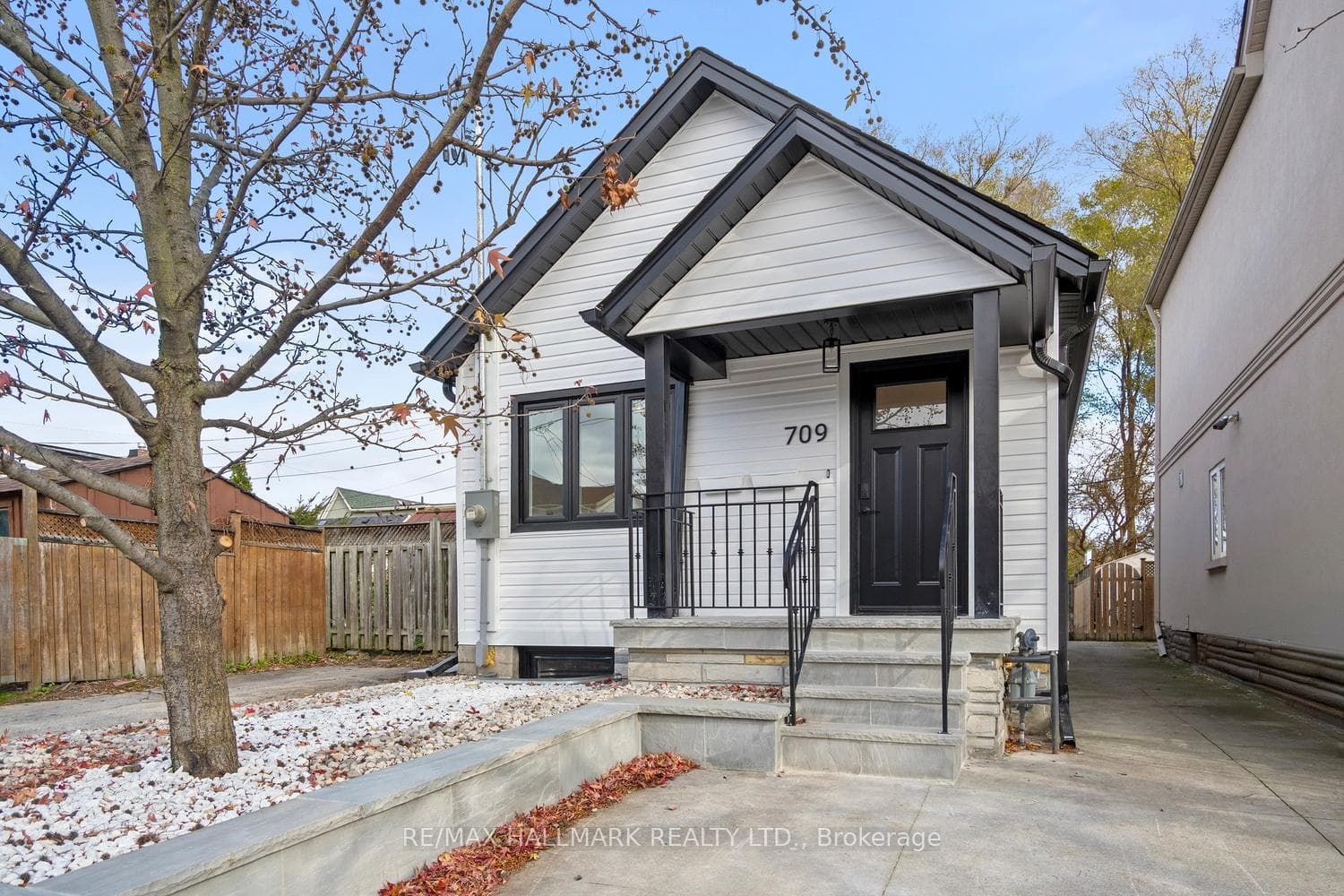 709 Willard Avenue Unit Upper, Bloor West Village / Swansea, ON M6S 3S7 - Photo 1