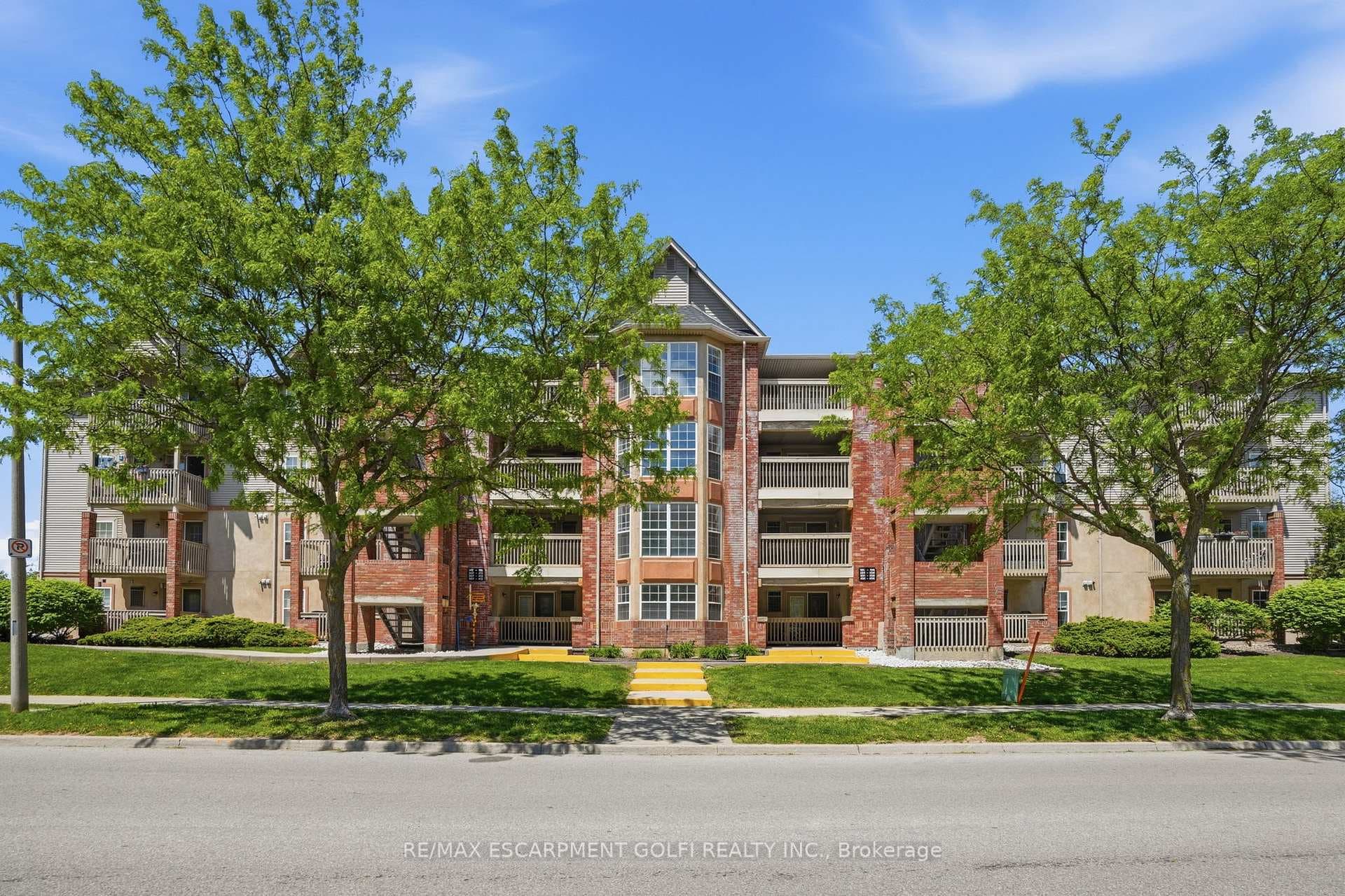 4015 KILMER Drive Unit 204, Burlington, ON L7M 4M4 - Photo 1