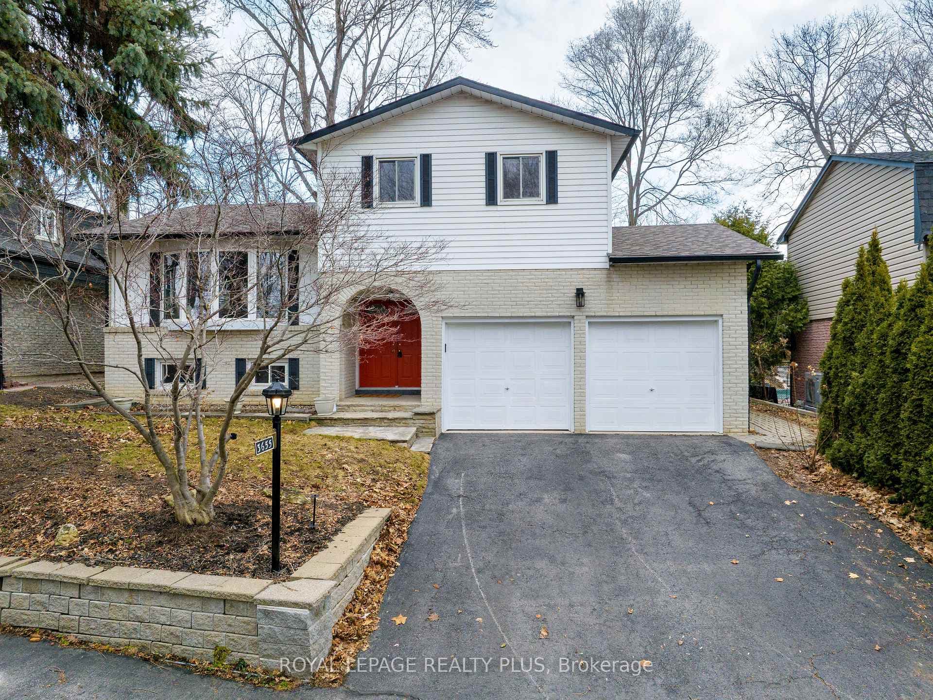 3655 Burnbrae Drive, Mississauga, ON L5C 2R6 - Photo 1