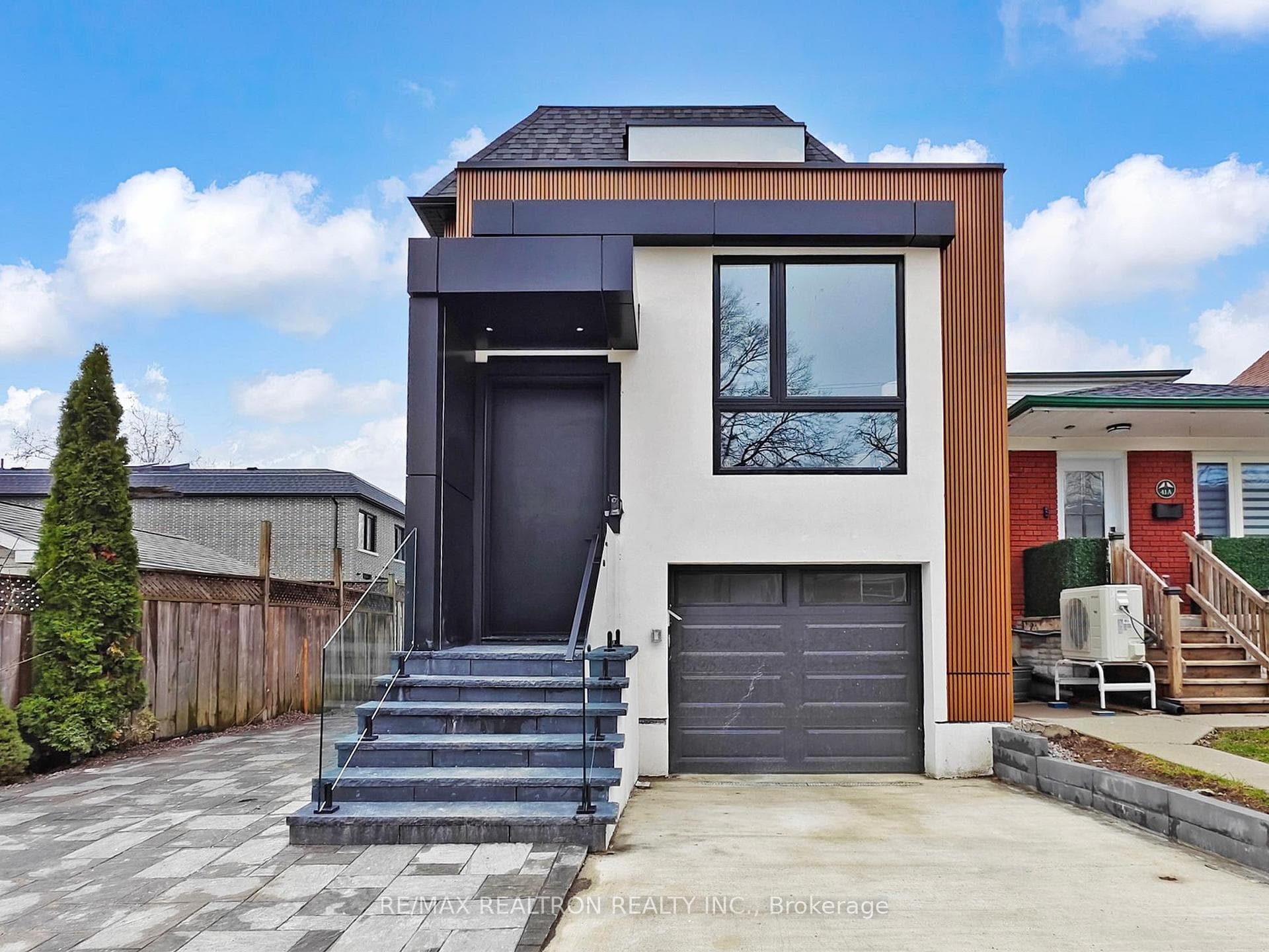 41 Algoma Street, Liberty Village / Parkdale / South Parkdale, ON M8Y 1C4 - Photo 1