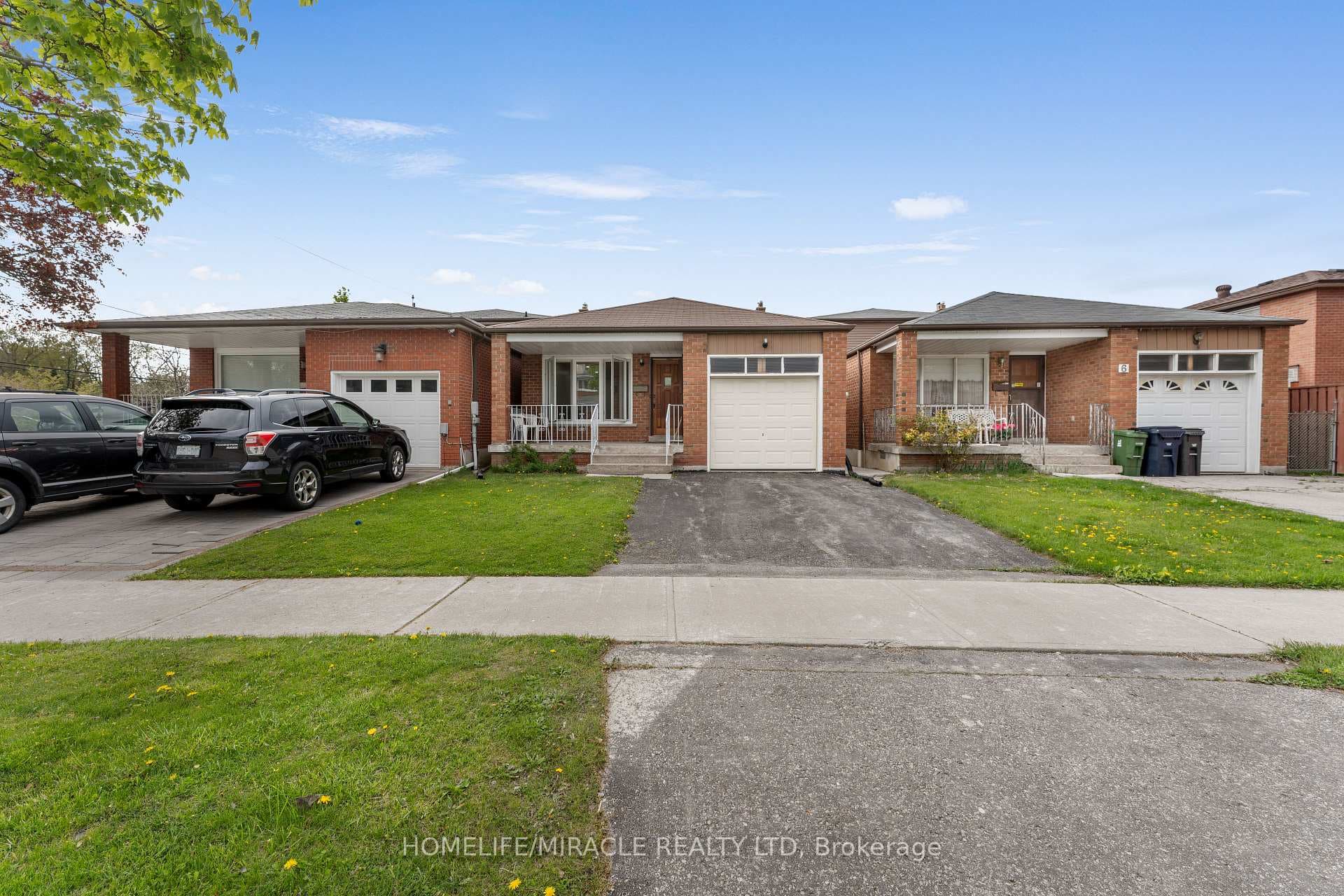 4 Greendowns Drive, Scarborough Town Centre, ON M1M 2G7 - Photo 1