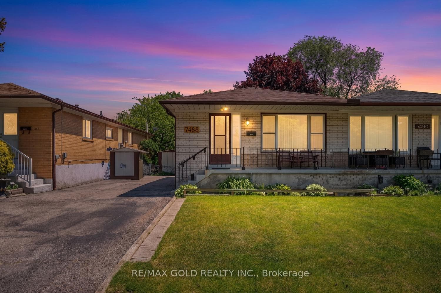 7488 Discus Crescent, Mississauga, ON L4T 2V3 - Photo 1