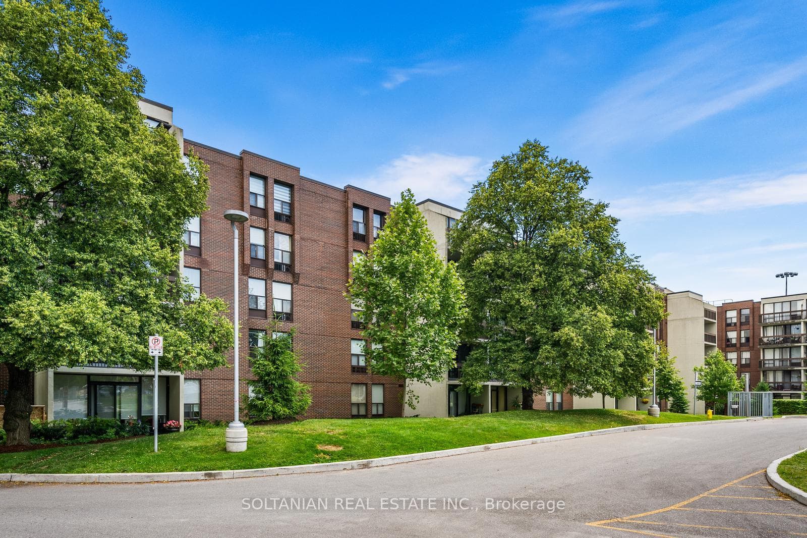 30 Fashion Rose Way Unit 303, Toronto C14