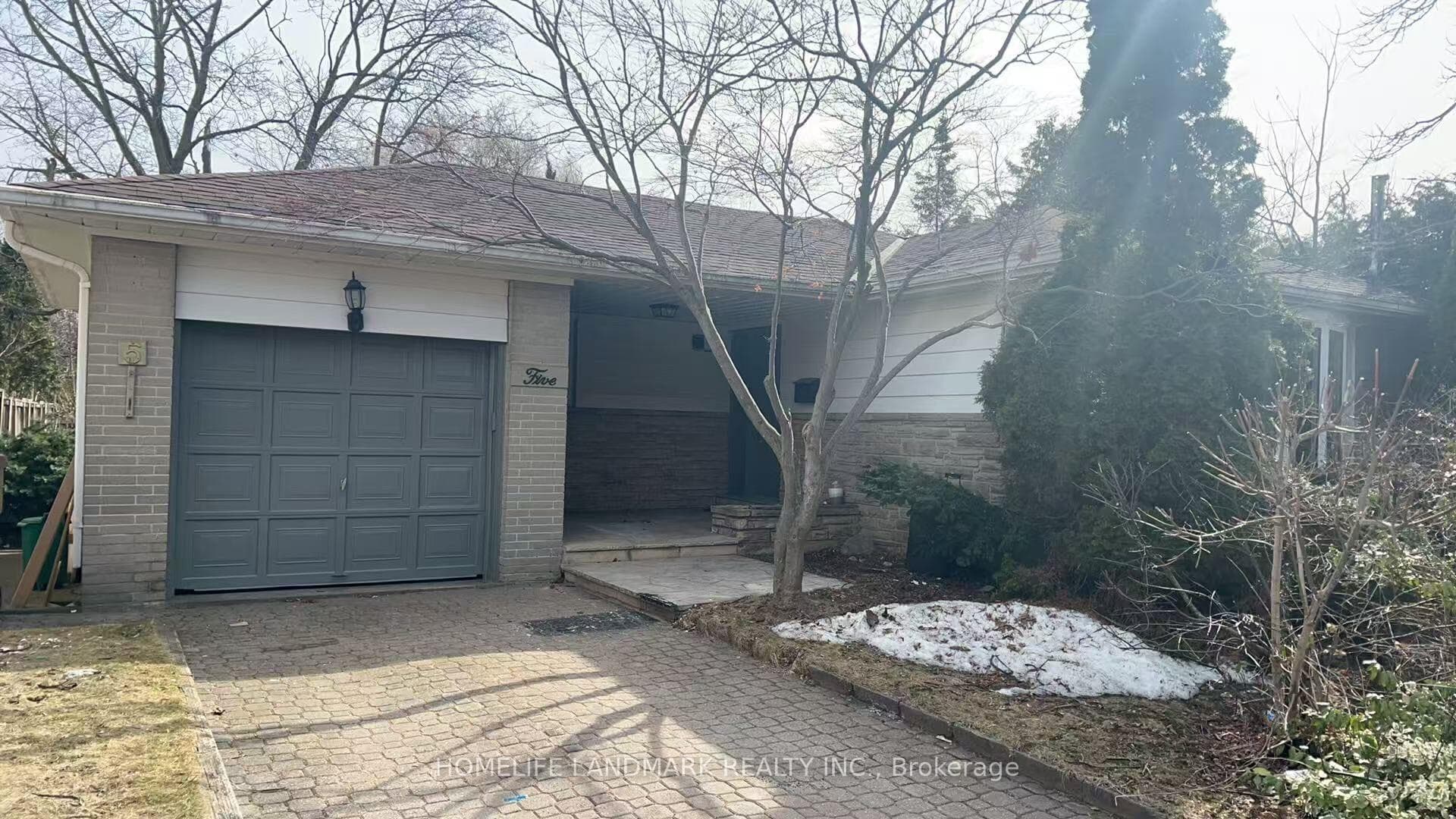 5 Park Glen Drive, Don Mills / Parkwoods / Victoria Village, ON M3B 1K4 - Photo 1