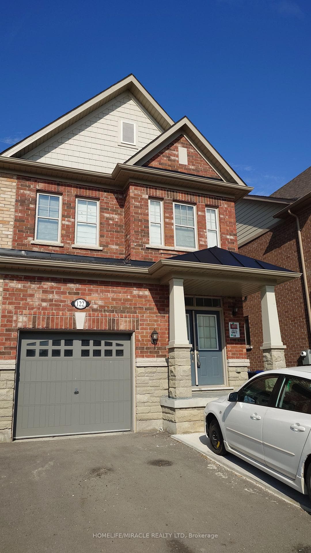 122 Finegan Circle, Brampton, ON L7A 0B7 - Photo 1