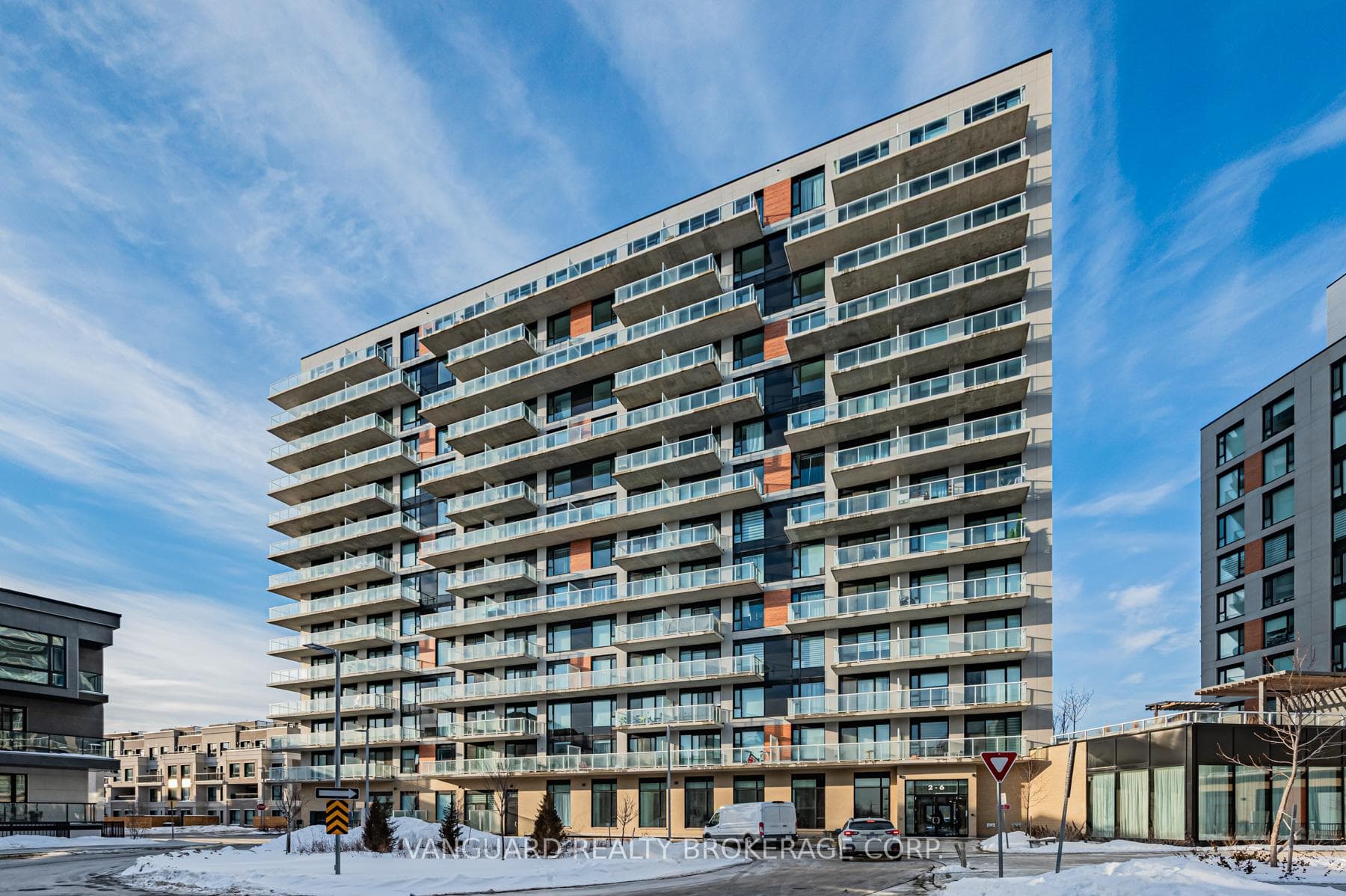 2 David Eyer Road Unit 1126, Richmond Hill