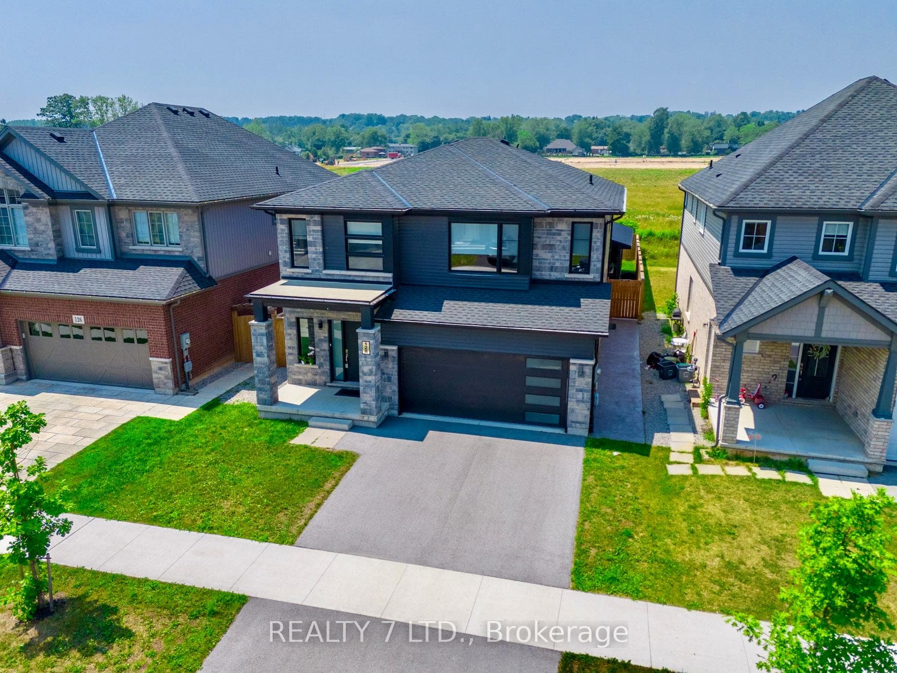 128 Susan Drive, Pelham