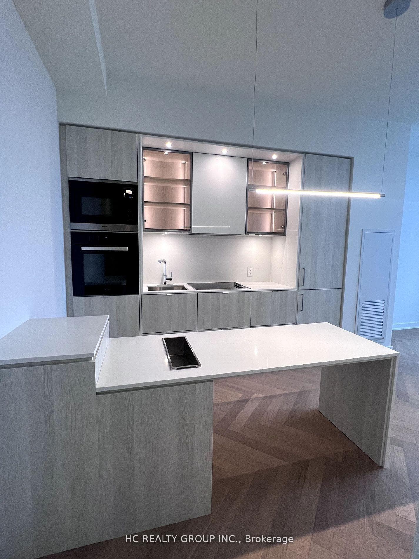 11 Yorkville Avenue Unit 2901, Annex / Yorkville / Summerhill, ON M4W 1L2 - Photo 1