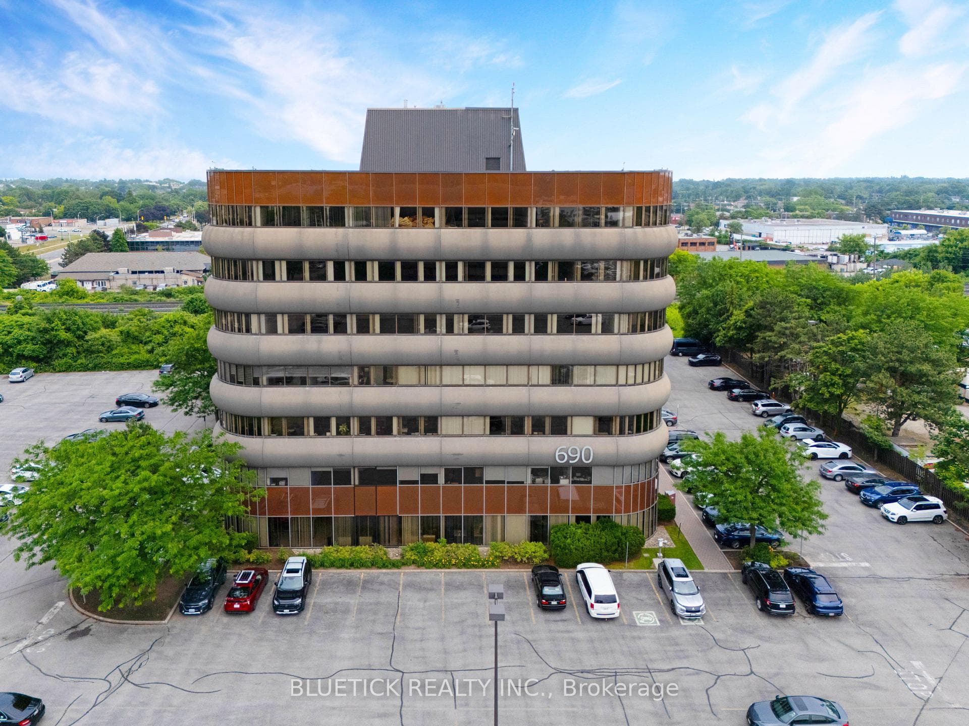 690 Dorval Drive Unit 600, Oakville, ON L6K 3V7 - Photo 1