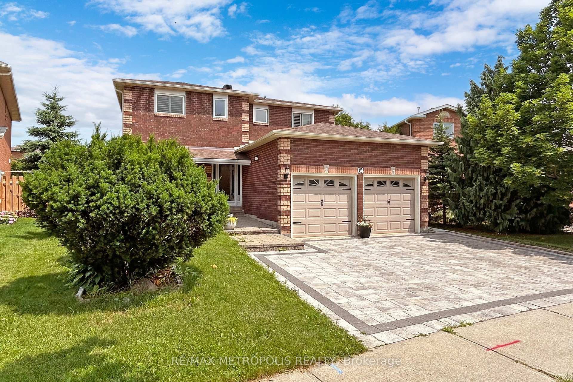 64 Mandel Crescent, Richmond Hill, ON L4C 9Z7 - Photo 1