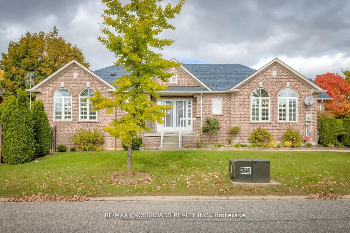 26 Lurosa Crescent, Whitby, ON L1R 3A9 - Photo 1