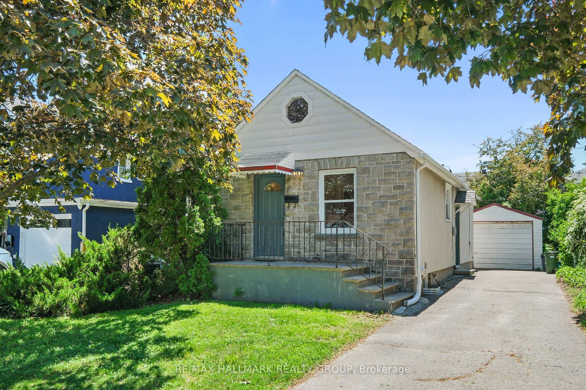 20 Fern Avenue, Dows Lake - Civic Hospital and Area, ON K1Y 3S1 - Photo 1
