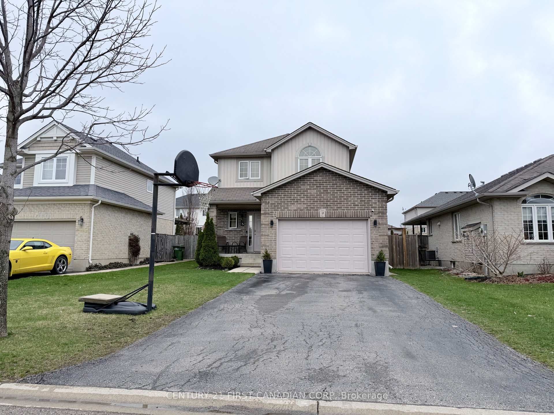 9 Barrett Crescent, St. Thomas, ON N5R 6M1 - Photo 1