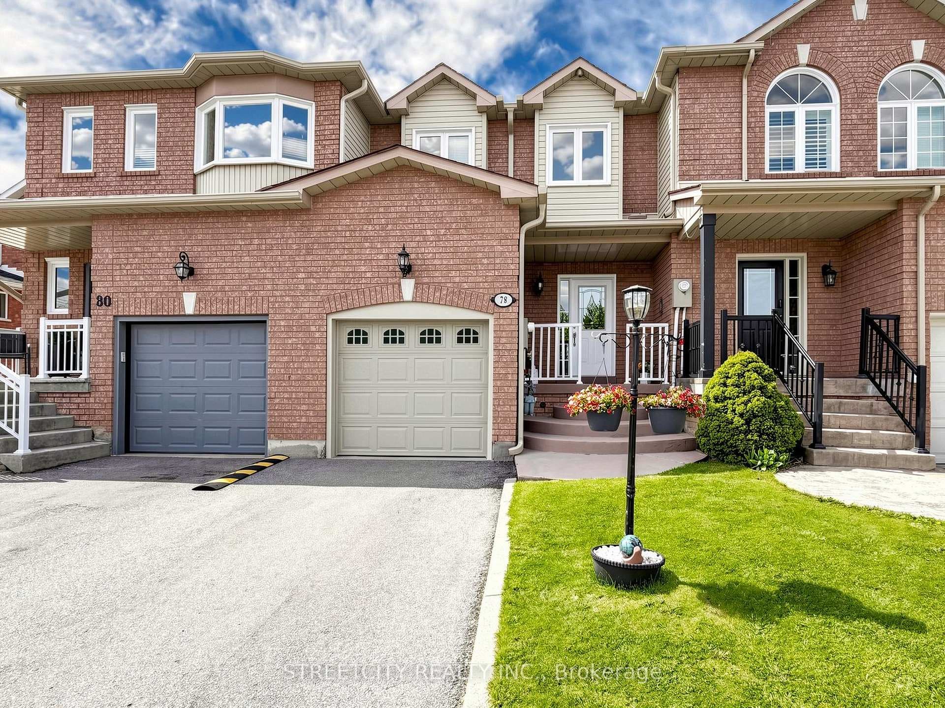 78 Waterbury Street, Caledon