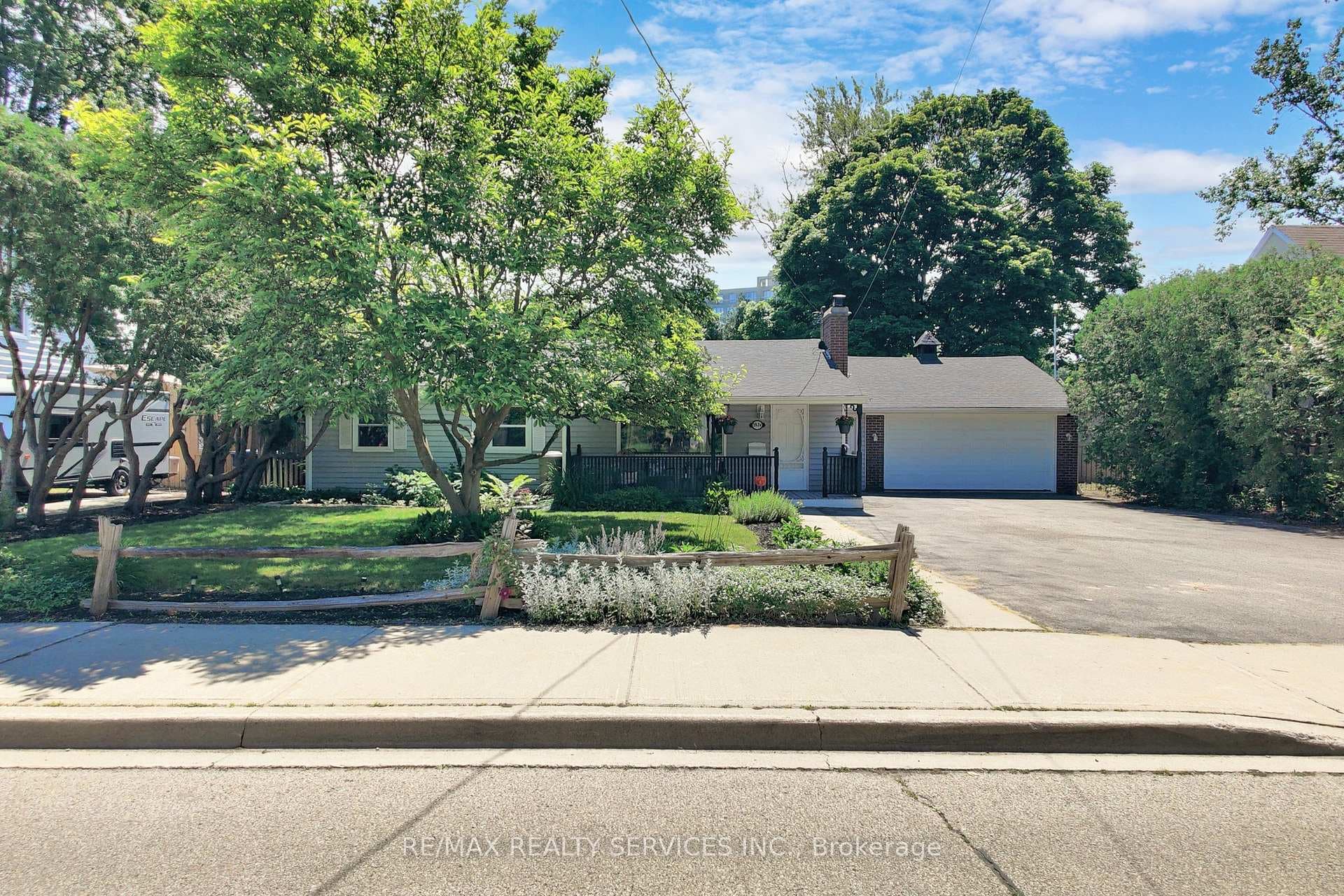 1924 Balsam Avenue, Mississauga, ON L5J 1L2 - Photo 1